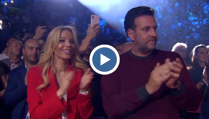 Певицата бе бе видимо развълнувана при излизането на Тервел, който стана европейски шампион