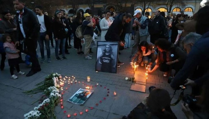 Тече четвъртият ден и е видно, че полицията е затруднена с разкриването на убиеца по горещи следи Тече четвъртият ден и е видно, че полицията е затруднена с разкриването на убиеца по горещи следи