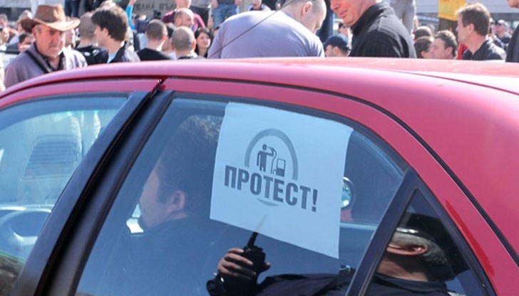 В бедния Северозапад зареждат с най-скъпия бензин. В Люксембург е по-евтино, отколкото в Стара Загора