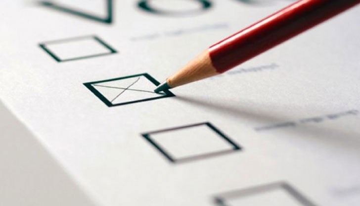 Румънците бяха призовани да се произнесат дали в основния закон да бъде вписано, че само мъж и жена, а не както досега - съпрузи - могат да встъпят в съюз Румънците бяха призовани да се произнесат дали в основния закон да бъде вписано, че само мъж и жена, а не както досега - съпрузи - могат да встъпят в съюз