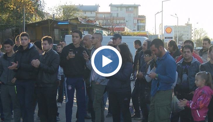 Цените на дизела и бензина по бензиностанциите в града, са с около 20-30 стотинки по-високи в сравнение със съседните градове