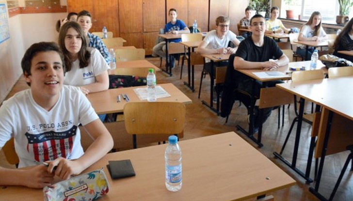 Това става от две години при държавните зрелостни изпити в 12-и клас Това става от две години при държавните зрелостни изпити в 12-и клас