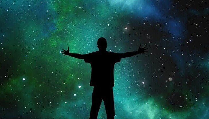 Човек се чувства изпълнен със сила, самоувереност, ентусиазъм и желания за действия