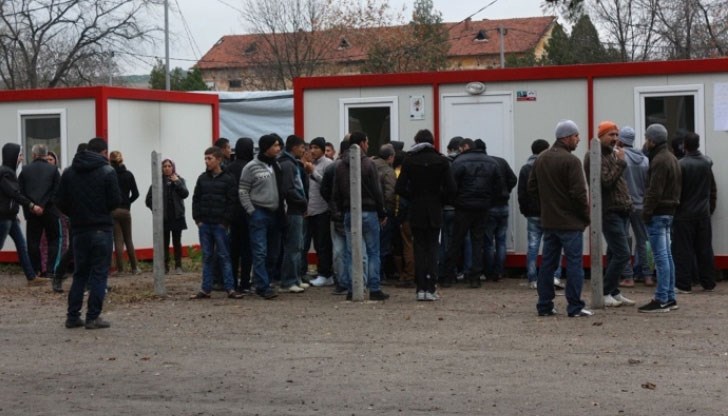 Работодатели искат да назначат бежанци на постоянна работа, но желаещи няма Работодатели искат да назначат бежанци на постоянна работа, но желаещи няма