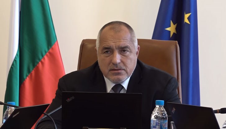 Фискът иззема все повече от фирми и граждани, без да предлага сериозни реформи, смятат икономисти Фискът иззема все повече от фирми и граждани, без да предлага сериозни реформи, смятат икономисти