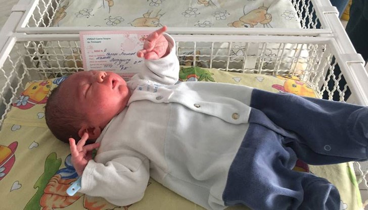 Нормално раждане, без разкъсване, без нито един шев и една щастлива и доволна майка