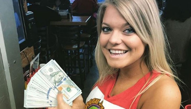 Първоначално никой в ресторанта не обръща внимание на клиента