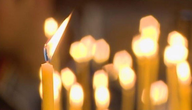 В полунощ срещу празника небето се отваря и след него се очаква първият сняг