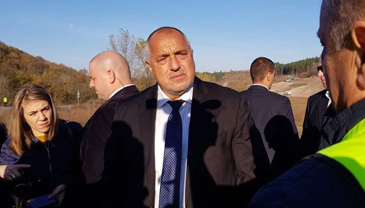 Пак се оправдава с управлението на Орешарски Пак се оправдава с управлението на Орешарски