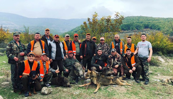 Слуката споходила ловна дружинка "Нановица" в ловище "Гургулица" Слуката споходила ловна дружинка "Нановица" в ловище "Гургулица"