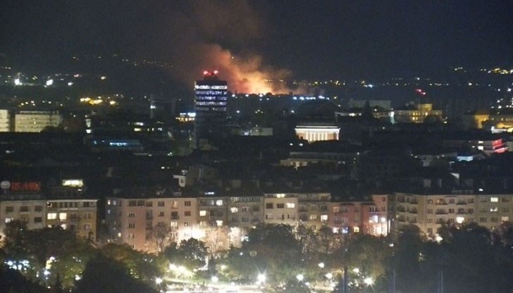 Пламъците, които се виждаха от по-високите етажи даже в центъра на София, изпепелиха сметище