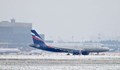 Излитащ самолет уби мъж на московското летище Шереметиево