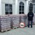 Задържаха над 16 000 кенчета бира на Митница Лом
