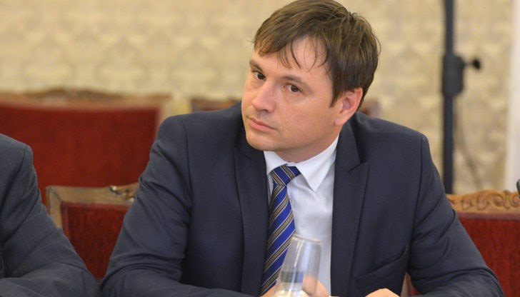 Бизнесът на обвинения за рекет Илия е пред фалит, тормозят детето му Бизнесът на обвинения за рекет Илия е пред фалит, тормозят детето му