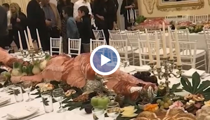 Русалки, покрити с колбаси, предизвикаха вълна от недоволство в социалните мрежи