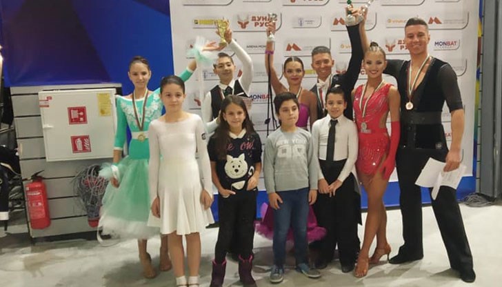 Отличия за състезателните двойки от Клуб по спортни танци "Фламинго'98"