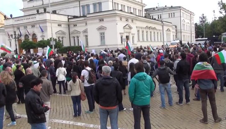 Протестиращите недоволстват от задкулисното формиране на българската външна политика