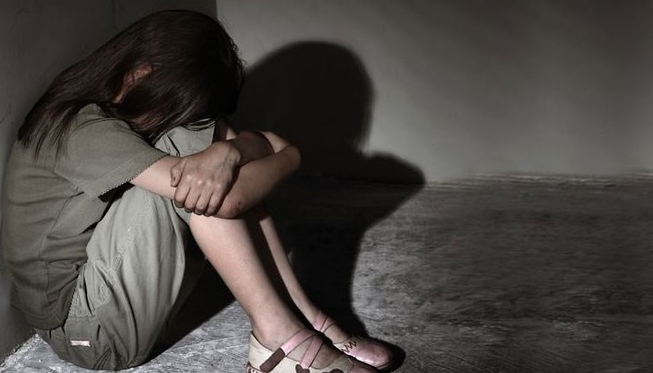 Насилникът е изгонен от семейното жилище за 1 година Насилникът е изгонен от семейното жилище за 1 година