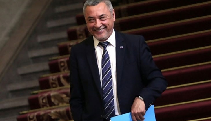 Симеонов подчерта, че основният му упрек към ГЕРБ е, че много лесно се разделя с кадрите си Симеонов подчерта, че основният му упрек към ГЕРБ е, че много лесно се разделя с кадрите си