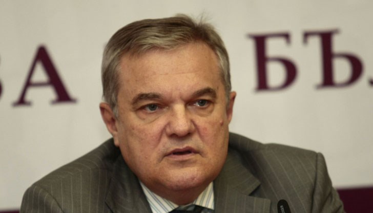 Като гледам жалката му физиономия тази вечер по медиите очевидно е притиснат да си подаде оставката