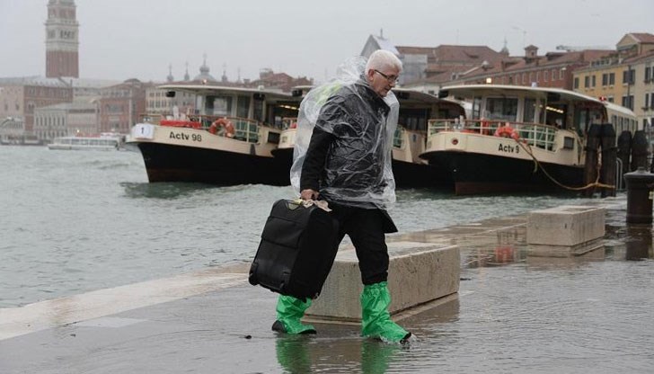 Най-висока степен на тревога е обявена на островите Сицилия и Сардиния Най-висока степен на тревога е обявена на островите Сицилия и Сардиния