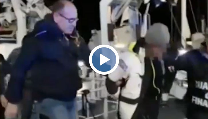 Сънародниците ни са се опитали да потопят яхтата, когато са видели наближаването на полицията