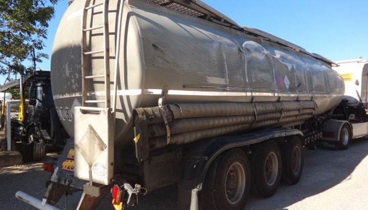 Спипали нарушението в момента, в който бензиностанция в Русе е преливала горивото в резервоарите си / Снимката е илюстративна Спипали нарушението в момента, в който бензиностанция в Русе е преливала горивото в резервоарите си / Снимката е илюстративна