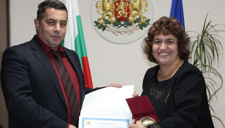 Началникът на Регионалното управление на образованието в Русе има съществен принос в развитието на образованието, културата и науката