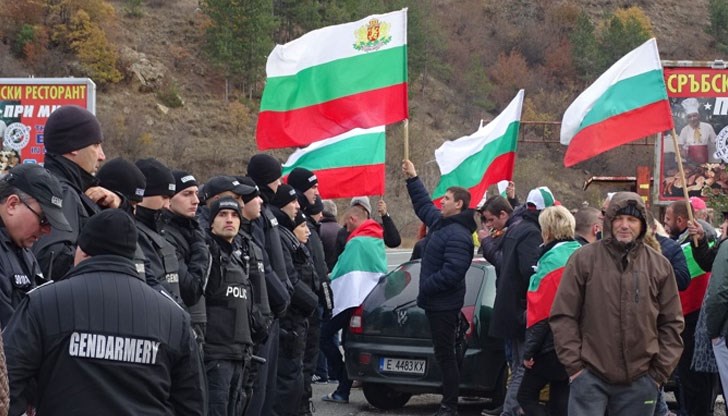 Ниският стандарт на живот изкара хиляди българи по улици и магистрали