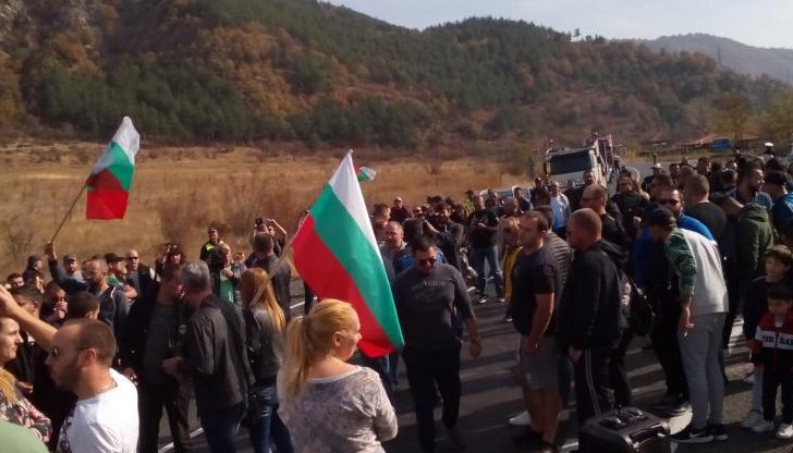 Протестът е срещу високите цени на горивата