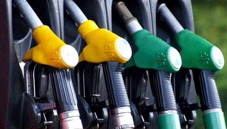 Причината е в по-ниските котировки на петрола Причината е в по-ниските котировки на петрола