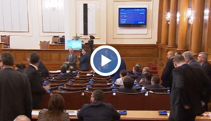 Дали тази мярка ще "дисциплинира" народните представители?