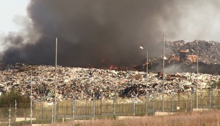 Все още има горящи огнища Все още има горящи огнища