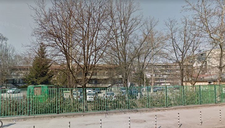 Ромка хвана за косата, дърпа и удря жена - глобиха я Ромка хвана за косата, дърпа и удря жена - глобиха я