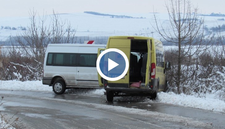 20-годишният младеж е шофирал с летни гуми