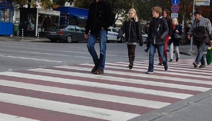 "Олекваме" с 50 лева при неправилно пресичане "Олекваме" с 50 лева при неправилно пресичане