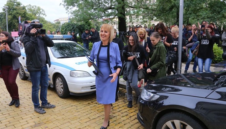 Финансовият министър лиши омбудсмана от кола и шофьор на НСО Финансовият министър лиши омбудсмана от кола и шофьор на НСО