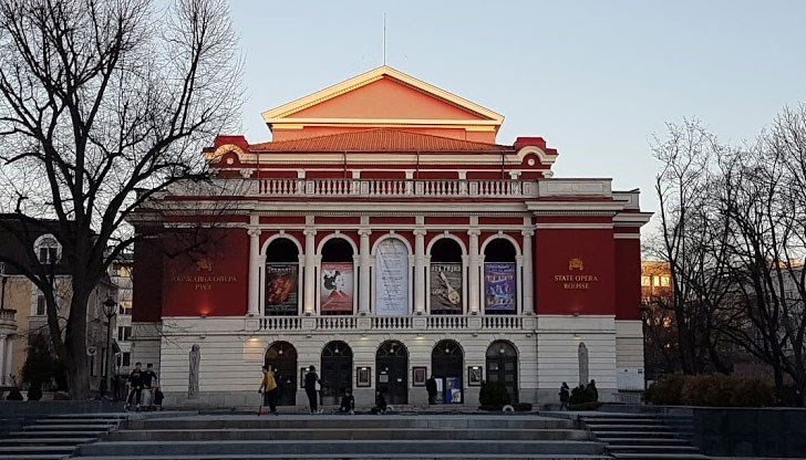 Това не е произведение, което може да се представя всеки ден и на всяко място Това не е произведение, което може да се представя всеки ден и на всяко място