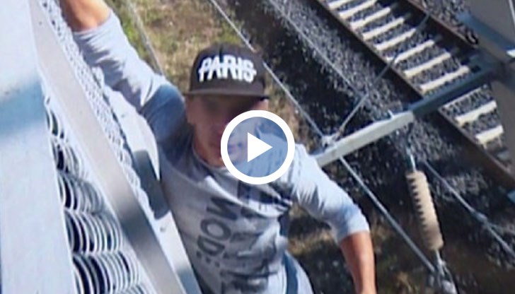 Това не е било първото екстремно селфи на момчето