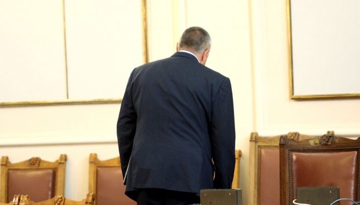 Страхливецът оцелява дълго и остава на власт, защото бяга се с всички сили в обратна посока Страхливецът оцелява дълго и остава на власт, защото бяга се с всички сили в обратна посока