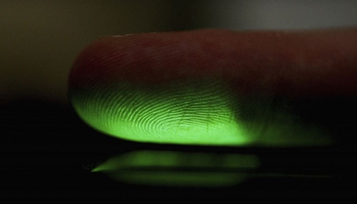 Предвижда се личните карти и картите за право на престой в ЕС да бъдат с размер на банкова карта