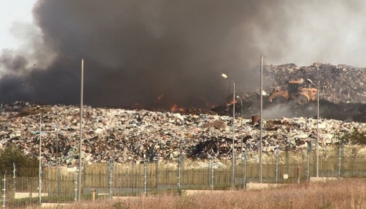 Причината за възникналия пожар е самозапалване на сметищния газ, заяви кметът на Русе