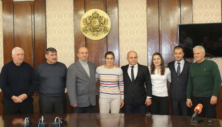 Кметът Пламен Стоилов се чувства горд с такива победителки