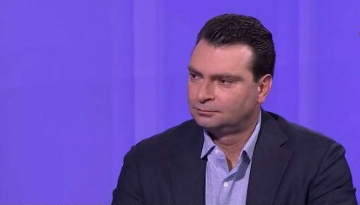 Няма сила, която да изкара хората на улицата, ако управляващите не са им дали повод