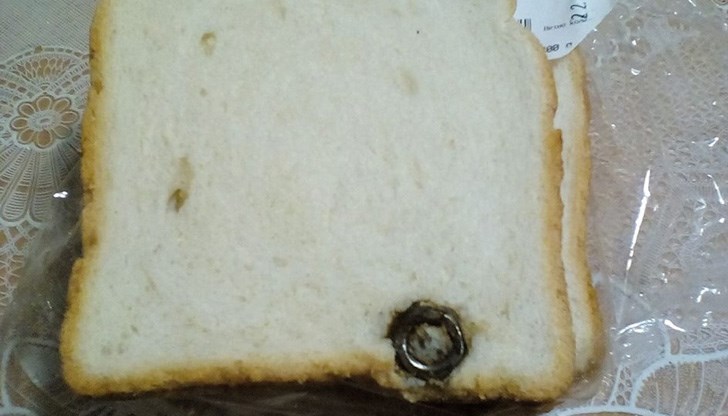 Злополучен клиент си купи тостер с парче желязо