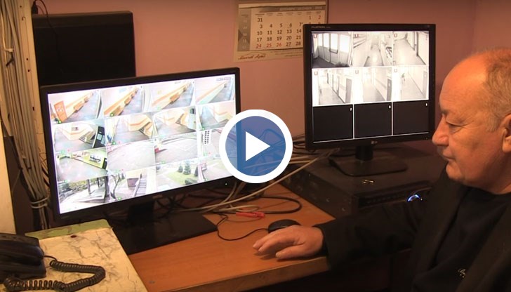 Видеонаблюдението е засилено, имаме охрана, но все пак дворът си остава едно твърде, твърде просторно и голямо място, обясни зам.-директорът Рени Стоянова