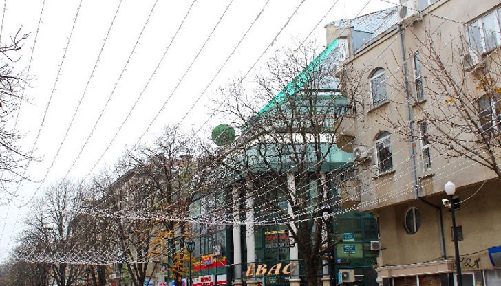 600 коледни елемента ще красят Русе за празниците