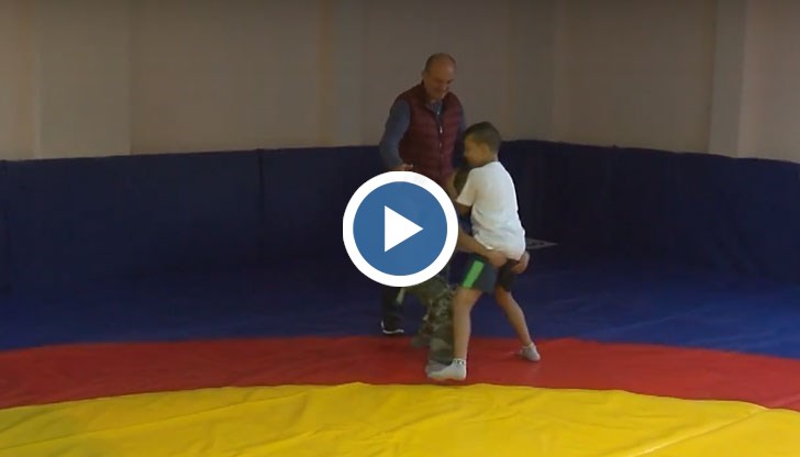 Републиканският шампион Гюрай Мехмедов Хамдиев ще тренира децата по борба