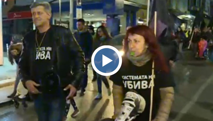 Протестиращите се заканват в понеделник да направят автошествие