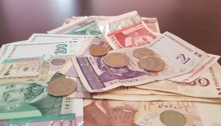 Средната брутна месечна работна заплата намалява с 0.7% Средната брутна месечна работна заплата намалява с 0.7%